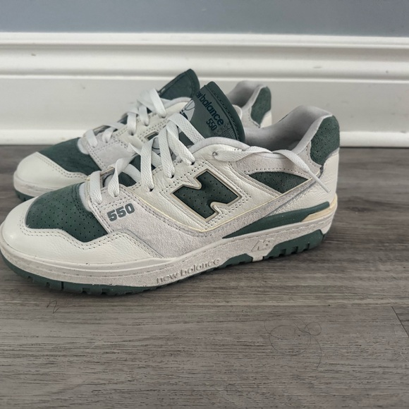 New Balance White and Green Athletic Shoes - Picture 3 of 4